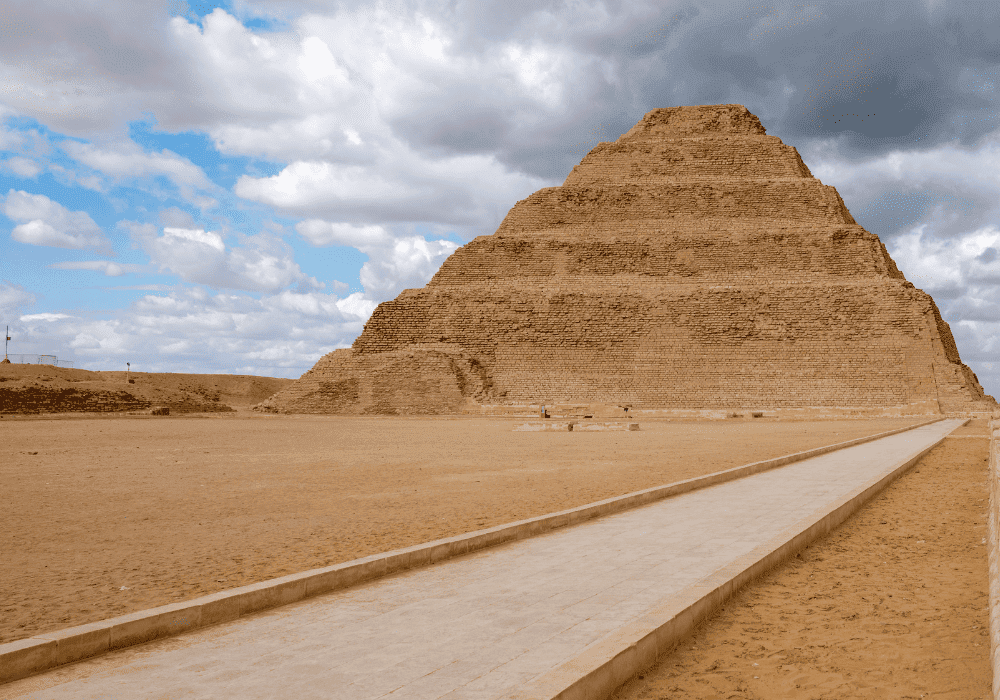 Pyramiden Tour – Pur. Exklusiver Privat Ausflug