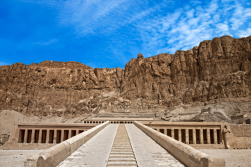 ausflug-von-kairo-nach-luxor-flugzeug